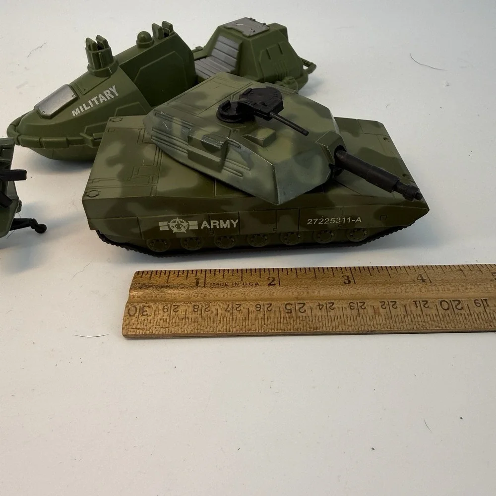 Maisto AH-64 Apache‎ Helicopter Diecast Model 7in United States Army Green Tank